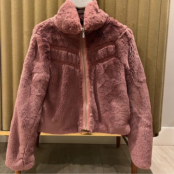 Super cozy faux fur jacket, by Anthropologie. Two side pockets for hands! - Picture 2 of 5